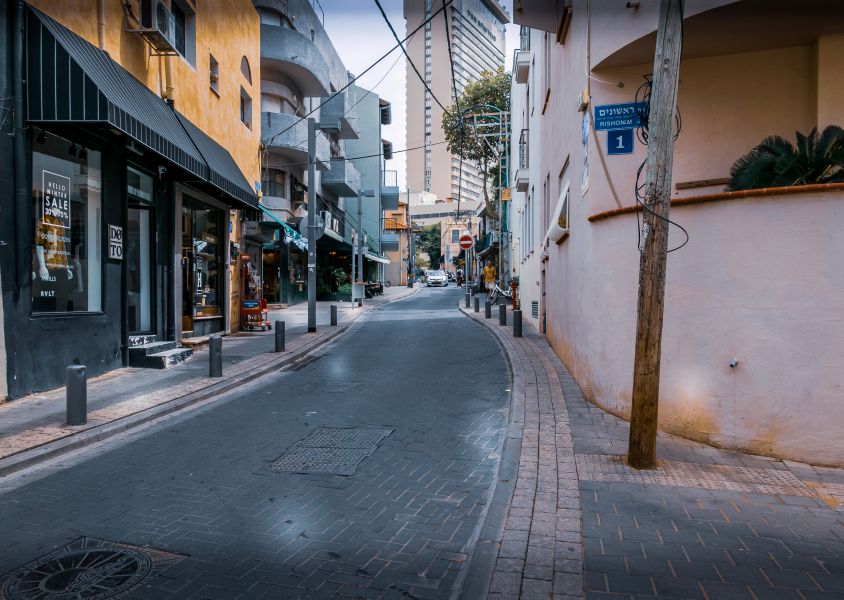 Photo: Harvey Sapir, from the Pickwiki website A street in Neve Tzedek